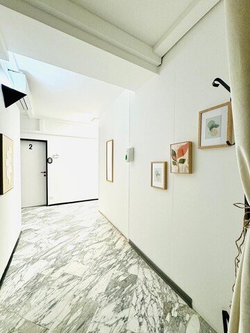 넓은 7베드룸 아파트먼트, 프라임 위치