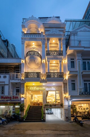 위스티리어 호텔