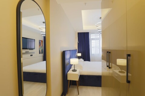 라벨로 스위트 타크심