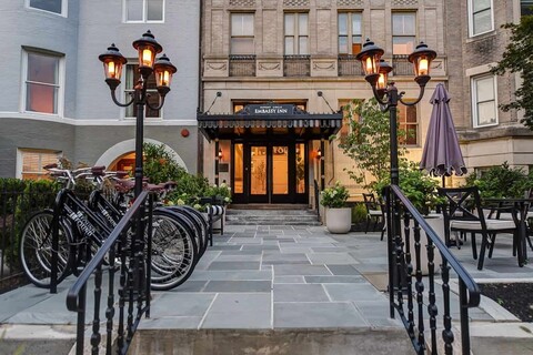 듀폰 서클 엠버시 인 바이 파운드