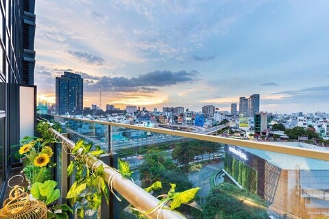 Luxury Sunwah Apartment near Landmark 81 - City View
