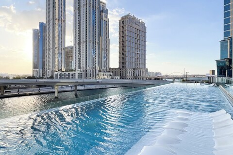 심플리 컴포트 미쏘니 탑 플로어, 바다, 운하 및 부르즈 칼리파 전망