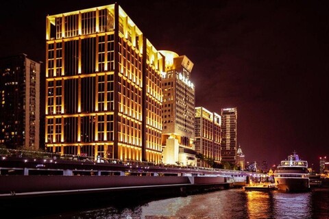 Qingmu Select Hotel (Shanghai Chenghuangmiao Laoximen Subway Station)