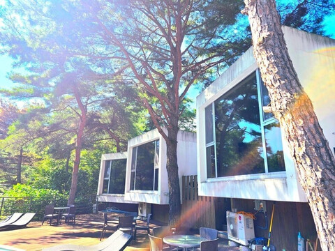 원주 앤글래스풀빌라