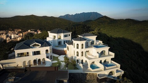 미위 셴젠 블루 앤 화이트 홀리 아일랜드 클리프 풀 호텔