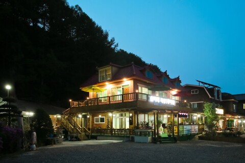 원주 산아래펜션