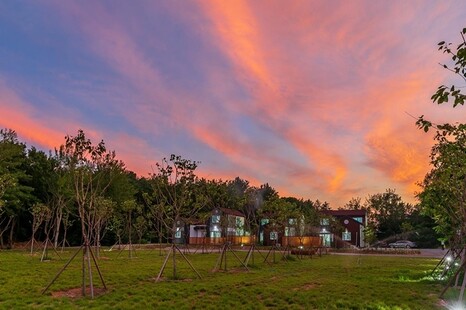 포항 리틀포레스트풀빌라펜션
