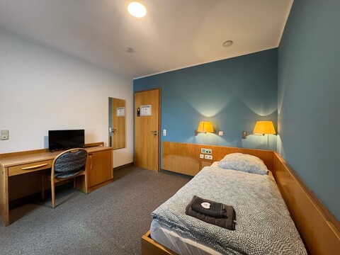 AR 에어포트 호텔, 뤼셀하임