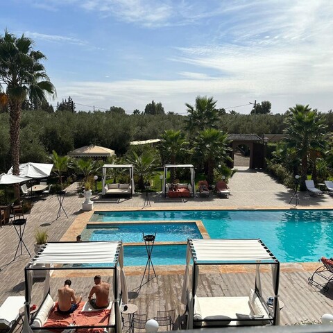 저스트 V 호텔 & 스파