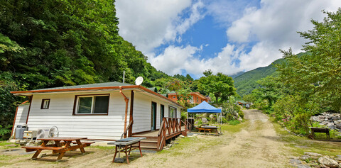 가평 계곡속의바위집펜션