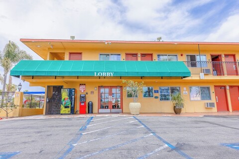 호텔 아베니다 - 오션사이드 캠프 펜들턴