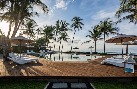 니르와나 비치 & 리조트