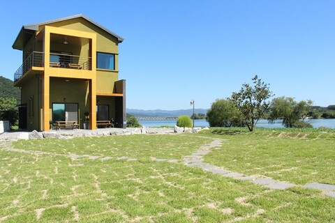 충주 탄금호펜션