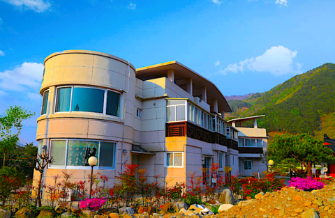 산청 마로니에펜션