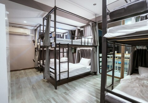 Ekkamai Buds & Beds - 420 Hostel