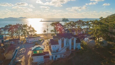 태안 바다와하얀등대펜션