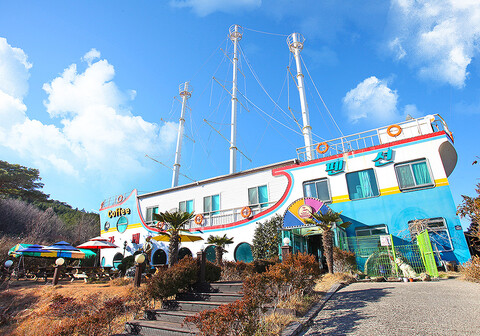 포항 범선카페펜션