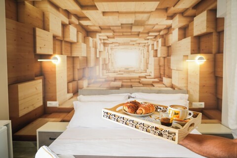 나폴리타노 룸스, 중앙역