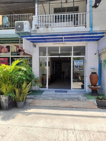 "소롯의 화이트 하우스"