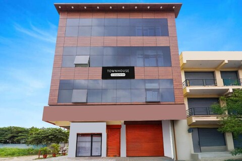 Townhouse Bidadi Formerly Royal Garuda