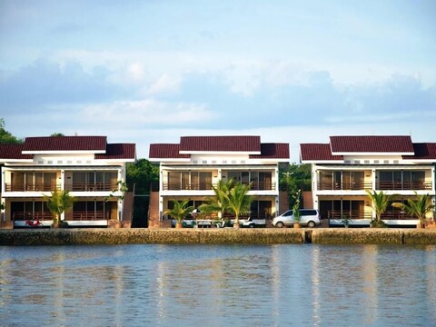 파파킷 마리나 앤드 피싱 라군, 코코텔 운영