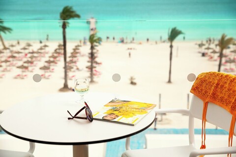 선윙 알쿠디아 비치