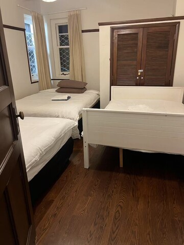 아파트먼트의 4 더블 2 소파 베드