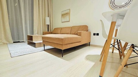 OYO 홈 1405 스페이셔스 1베드 인 JVC 비