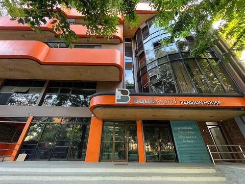 불르바르 펜션 호텔, 코코텔 제공