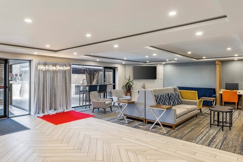 홀리데이 인 익스프레스 시카고-다운너스 그로브 바이 IHG