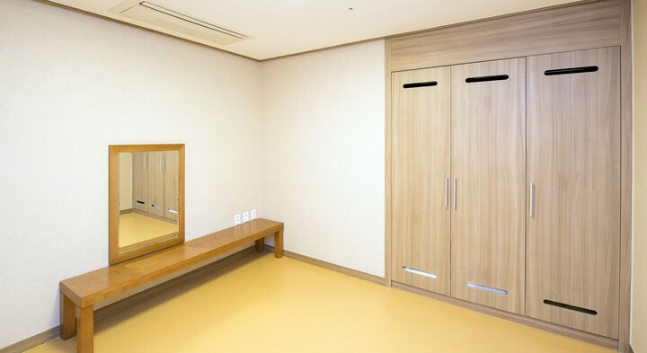 room detail thumbnail 0