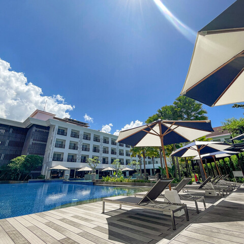 그랜드 머큐어 스미냑