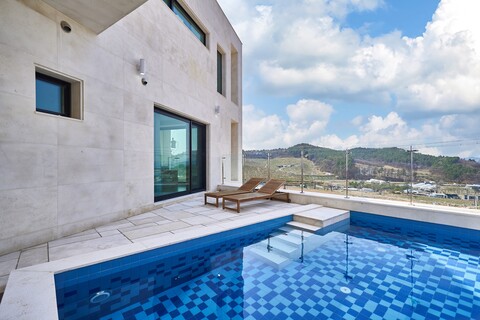 충주 예당스테이호암