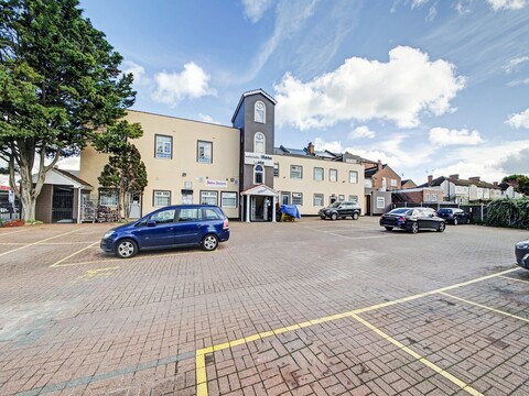 오요 보스턴스 매너 호텔, 한웰 런던