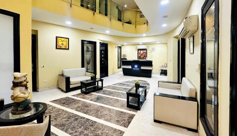 Posh Suites-Golf Course Road