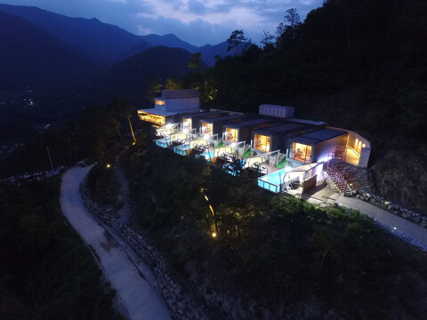 산청 청호제풀빌라