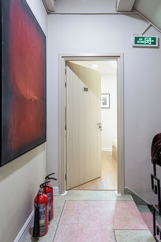 홈 바이 CR 콘셉트, 센터에 있음