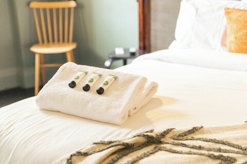 달로 바 달링허스트