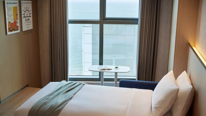 room detail thumbnail 0