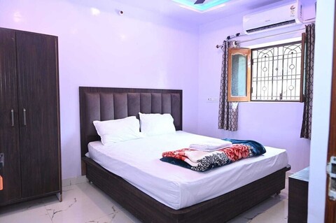 간파티 쉬리 P. 게스트 하우스