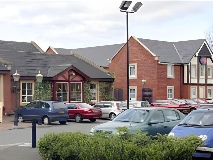 Toby Carvery Strathclyde, M74 J6 by Innkeeper's Collection-i