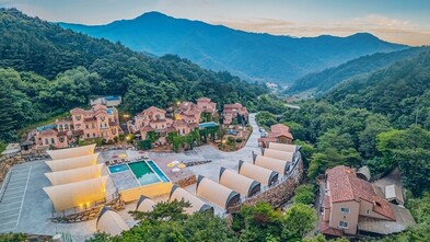무주 더스위트펜션&글램핑