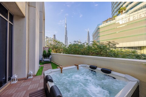 두라니 홈즈 - 더 럭스 리트리트 4 베드룸 포디움 빌라, 프라이빗 자쿠지 및 부르즈 할리파 전망