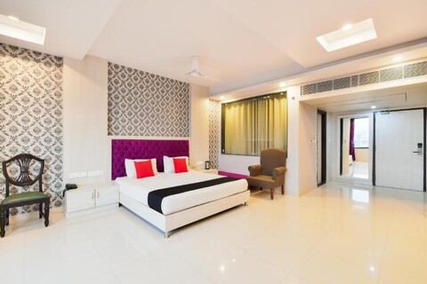 Townhouse 652 Hotel Royal Akshayam