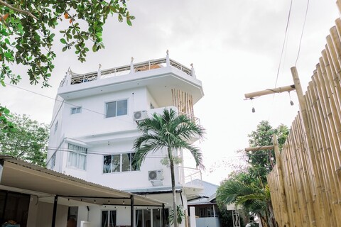 8 플러스 비치 리조트