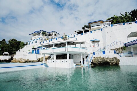 하이브룸의 록월드 어드벤처 리조트