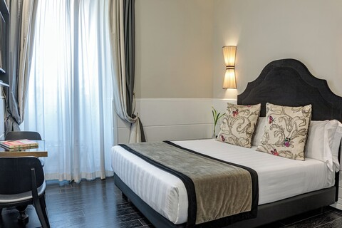 디 인디펜던트 스위트