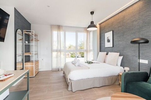 아르투로 소리아 스테이 바이 차밍