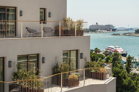 미츠시스 N'U 항구