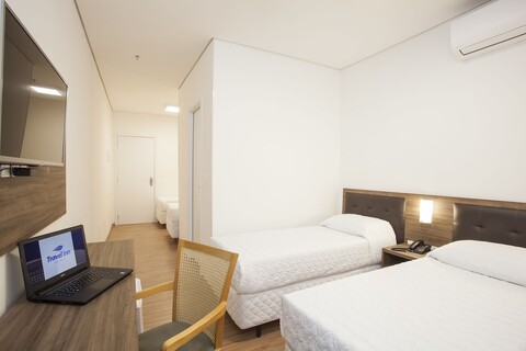 트래블 인 익스프레스 호텔 브라스